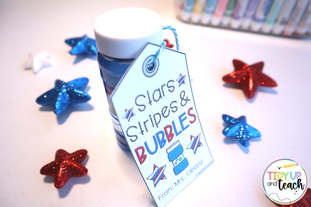 blue bubbles with 4th of july gift tag for students